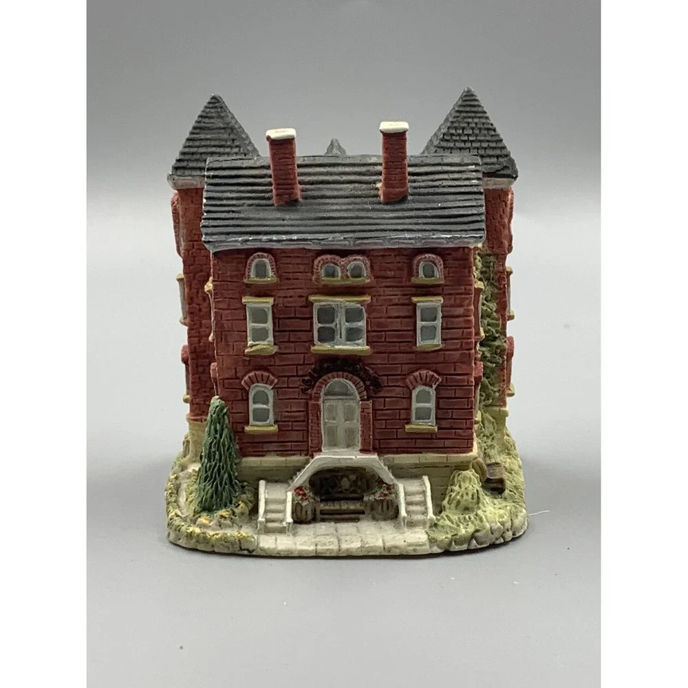 The Americana Collection -Liberty Falls -‎ Liberty Falls Courthouse - AH34